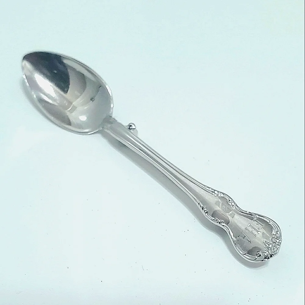Silver Tone Spoon Pin For Women.🌴